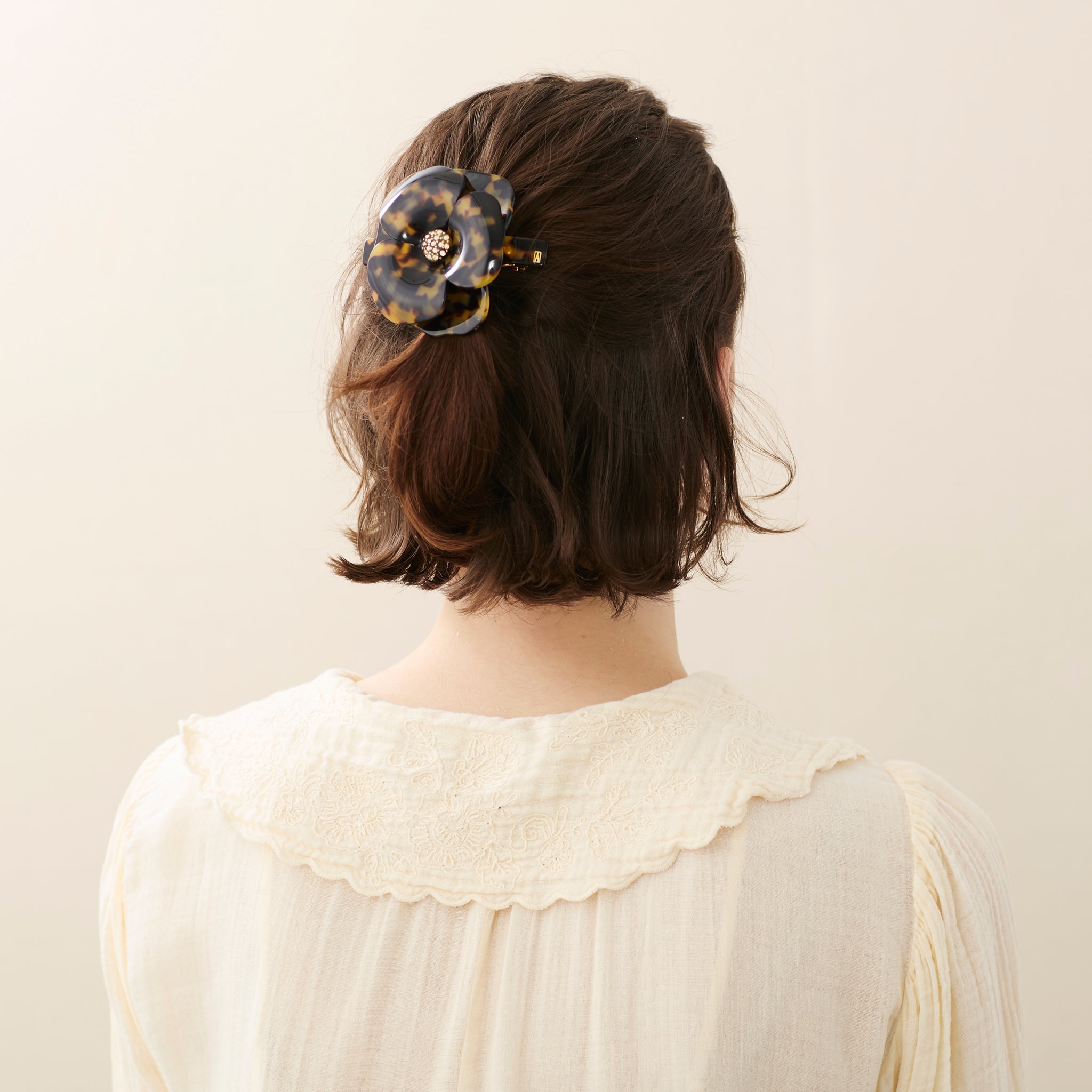 ALEXANDRE DE PARIS Camelia Acetate Barette