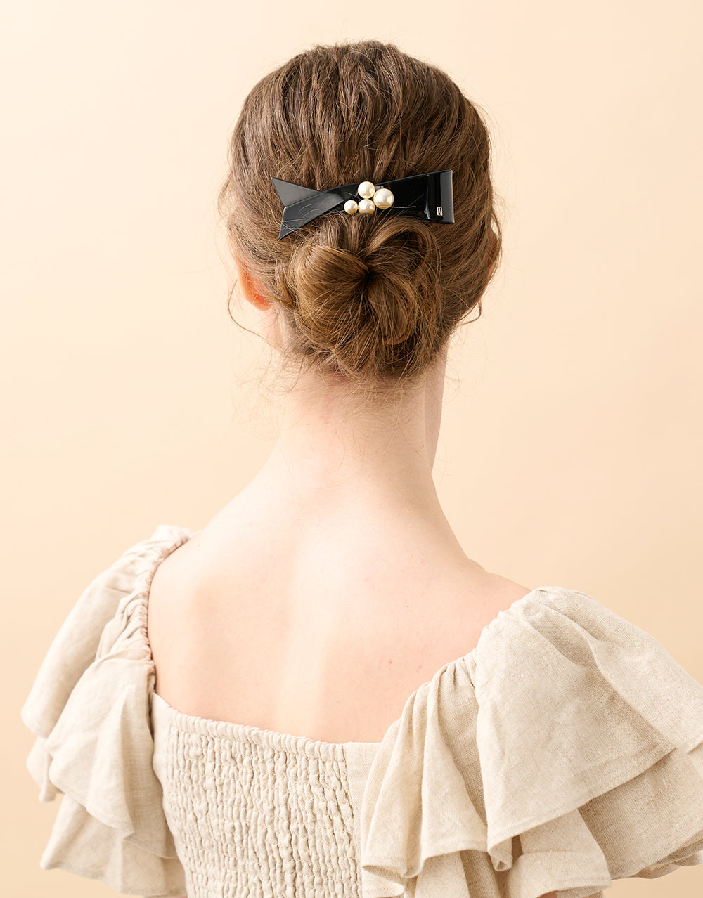 ALEXANDRE DE PARIS pearl acetate barette