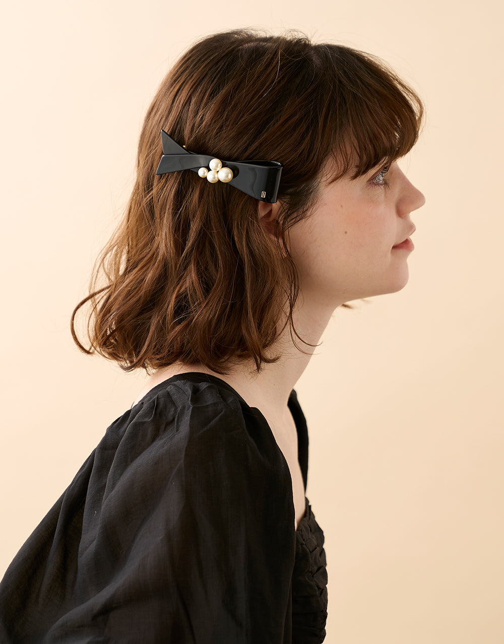 ALEXANDRE DE PARIS pearl acetate barette