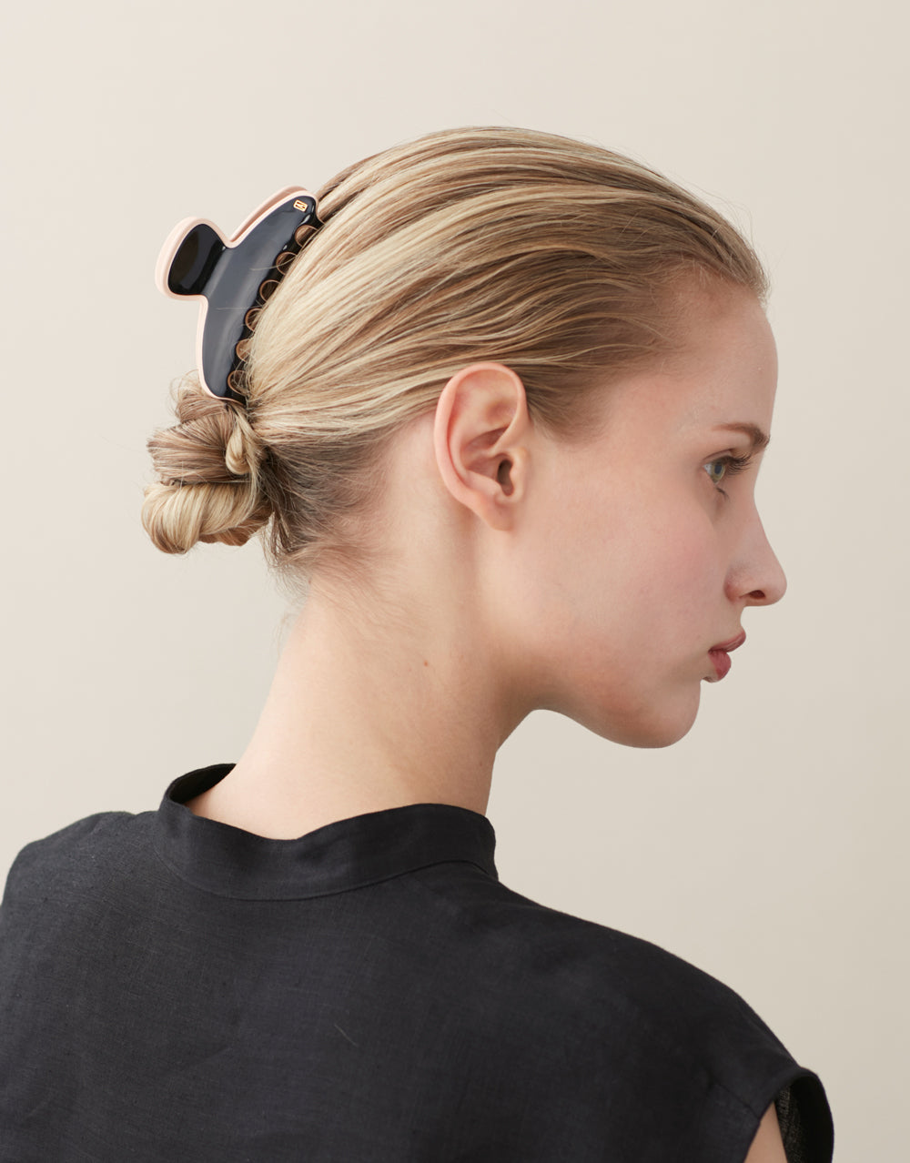 ALEXANDRE DE PARIS Medium acetate hair clip