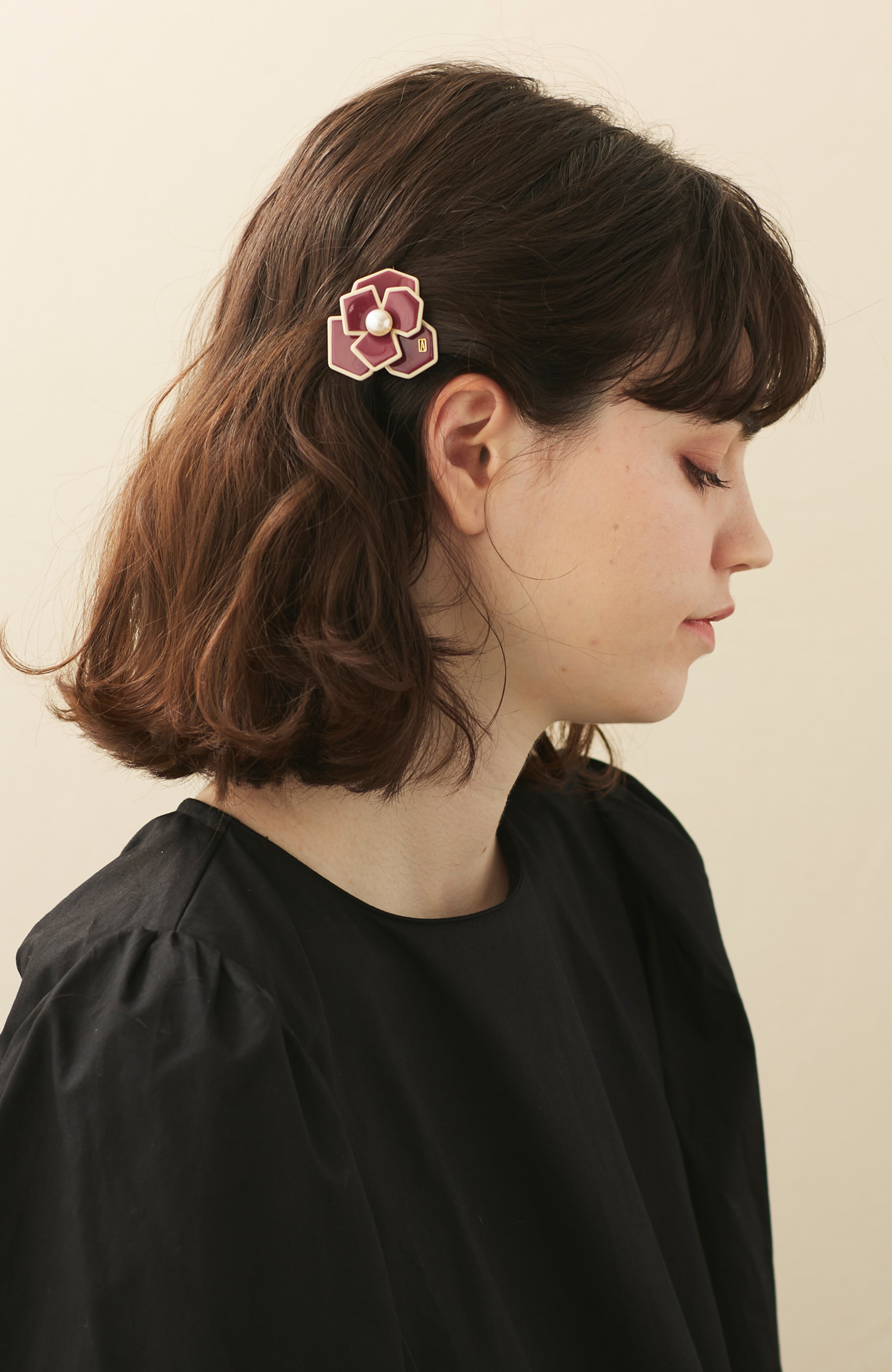 ALEXANDRE DE PARIS Art deco camelia flower hair acetate side barette