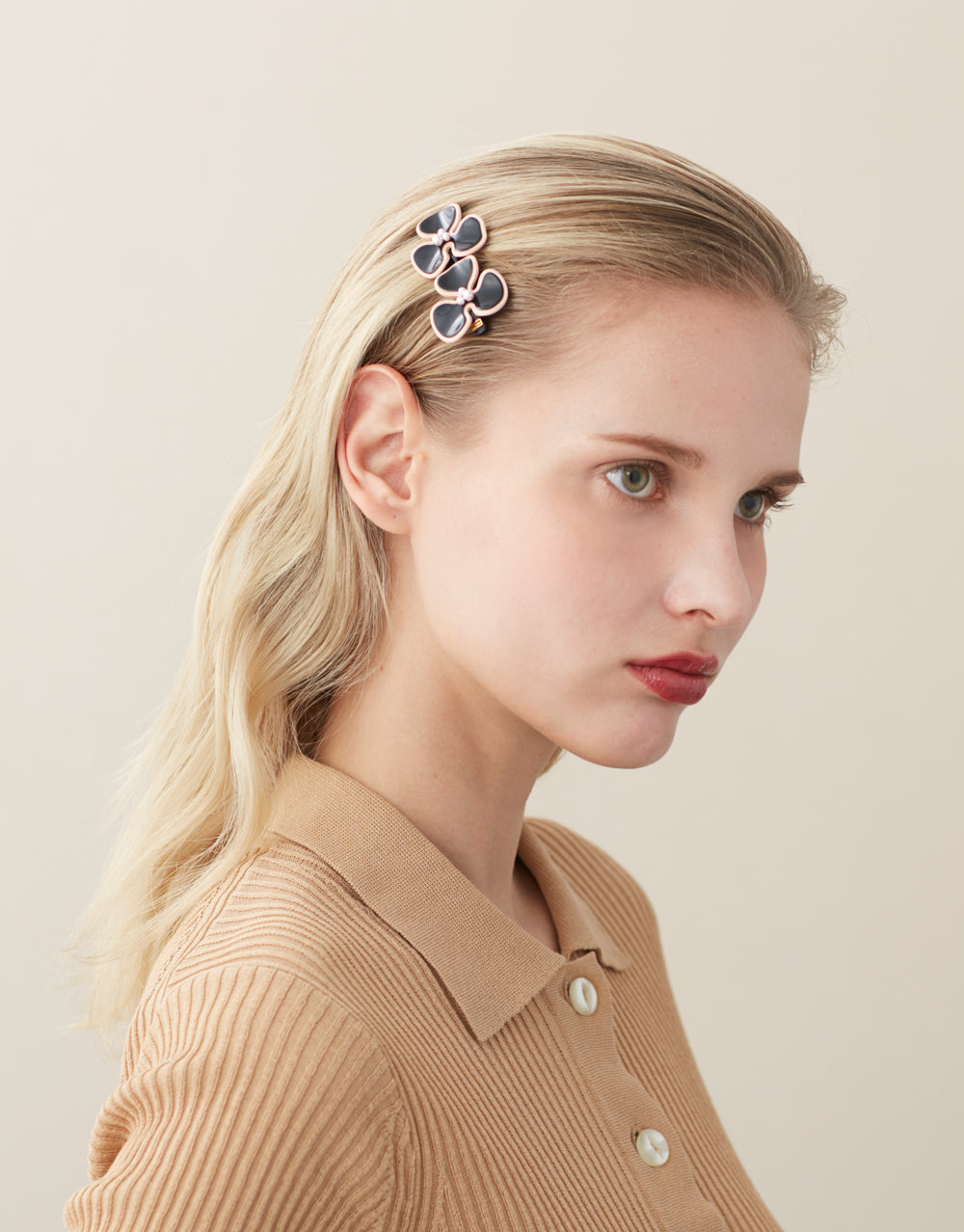 ALEXANDRE DE PARIS Camelia acetate side barette