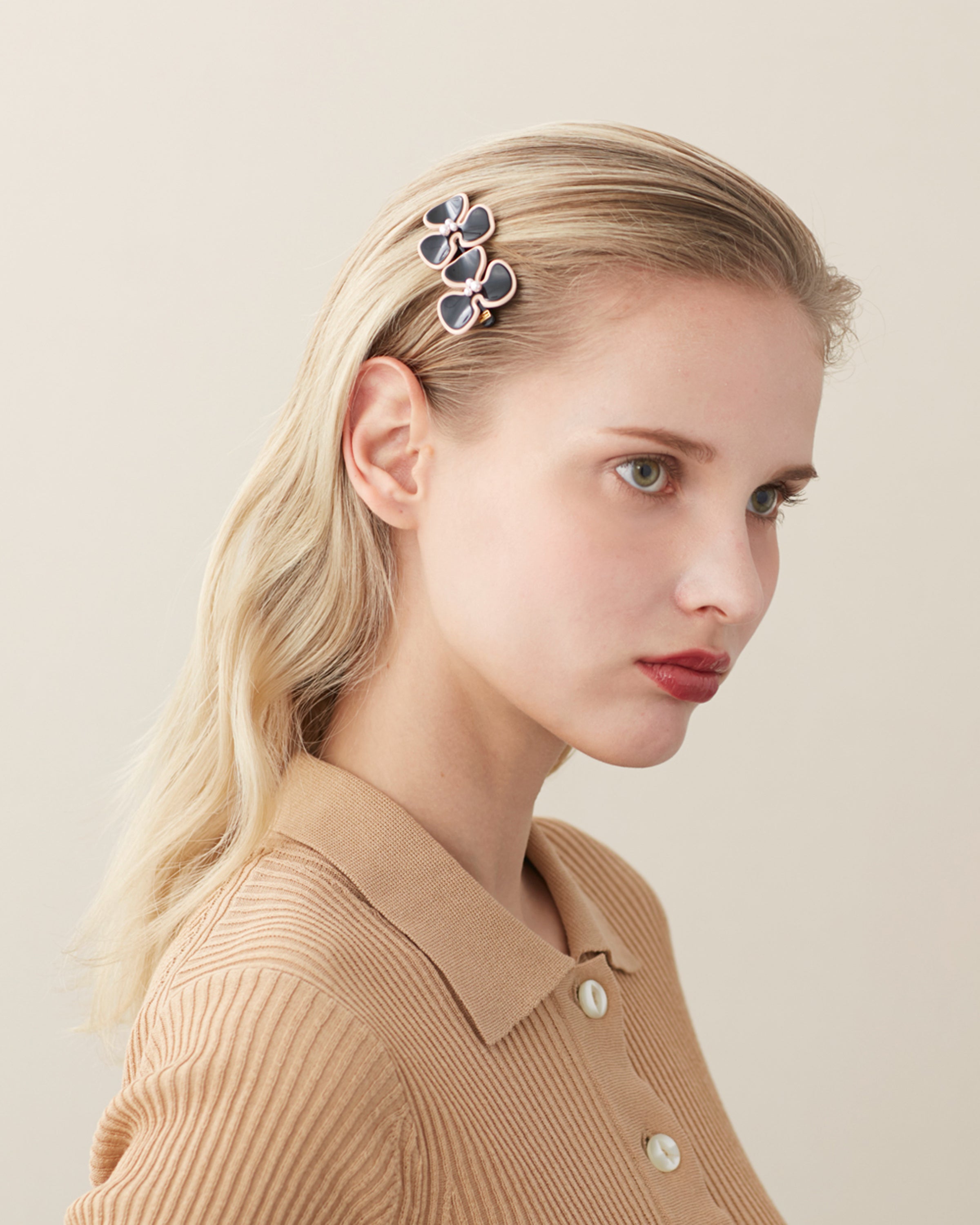 ALEXANDRE DE PARIS Camelia acetate side barette