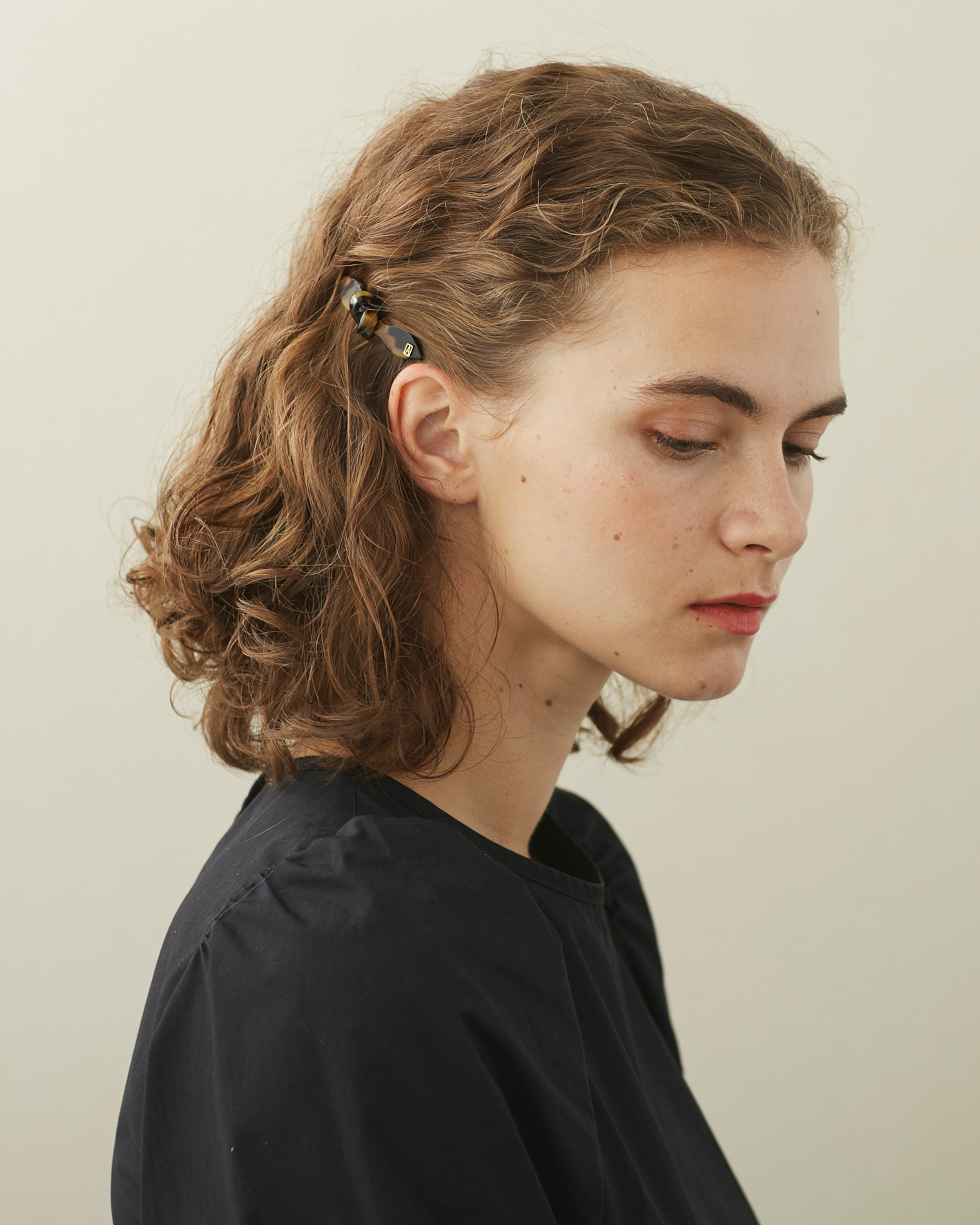 ALEXANDRE DE PARIS Twisted Bow Side Barrette