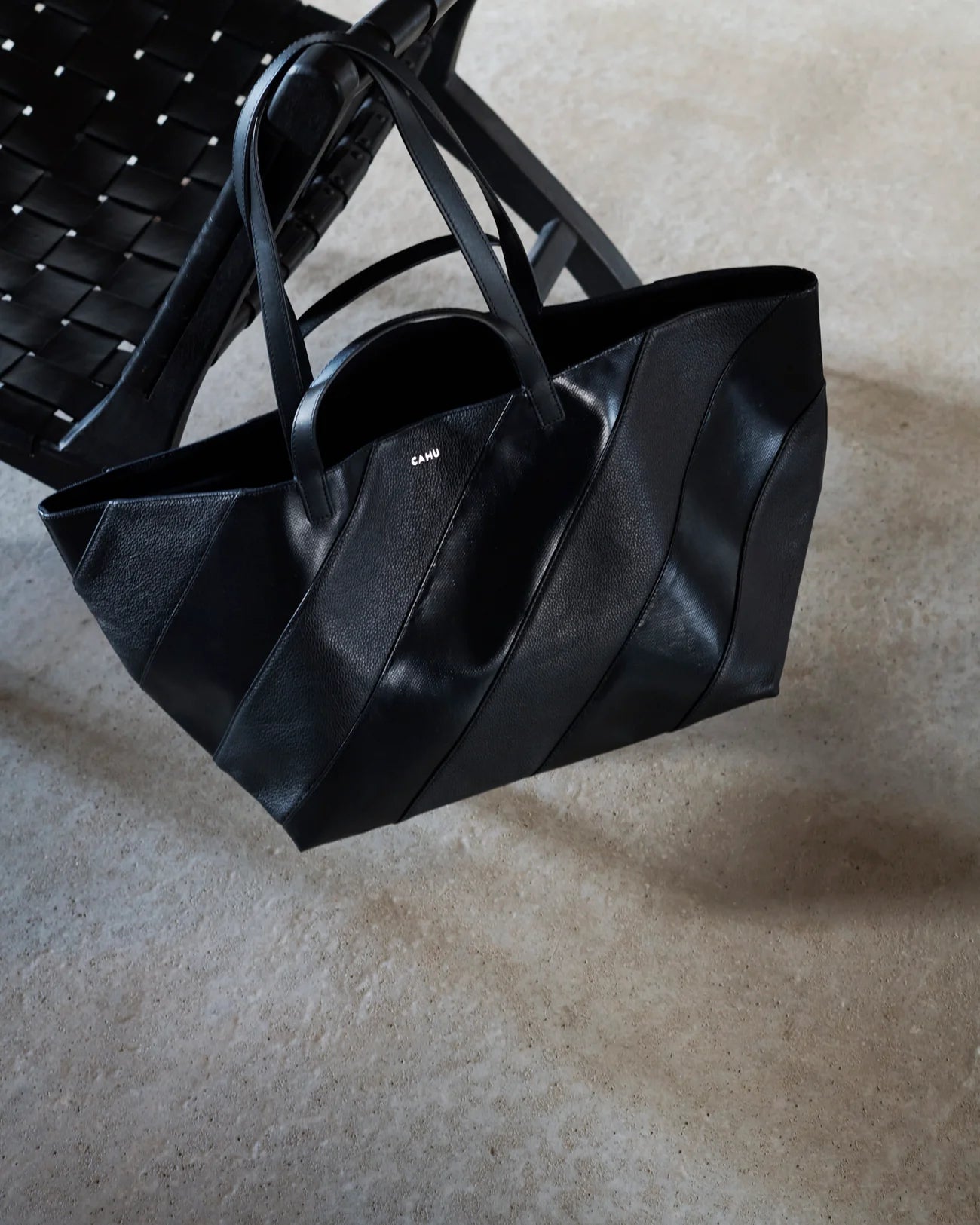 CAHU Le Pratique Stripped Medium Tote Bag