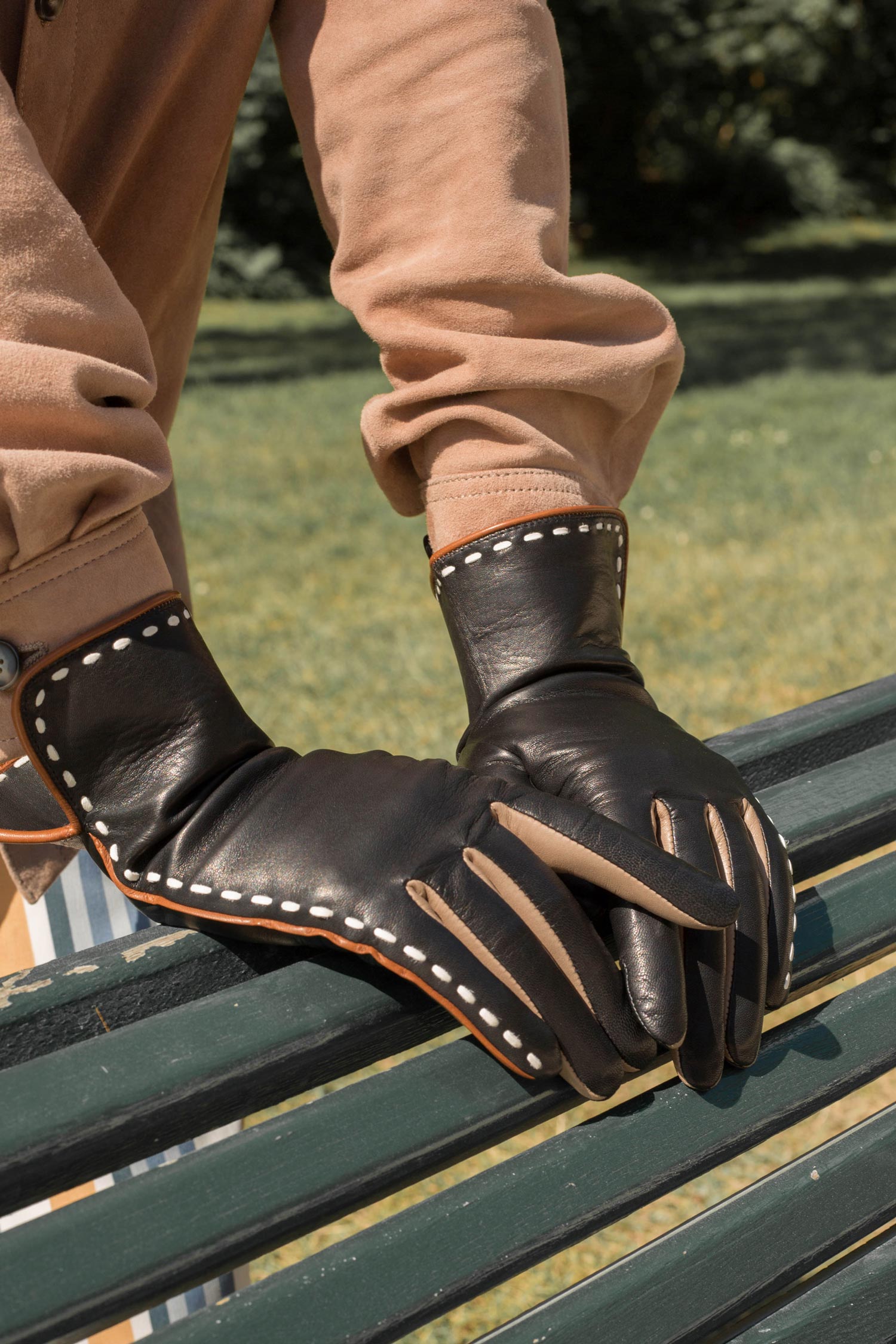 AGNELLE Diane leather gloves