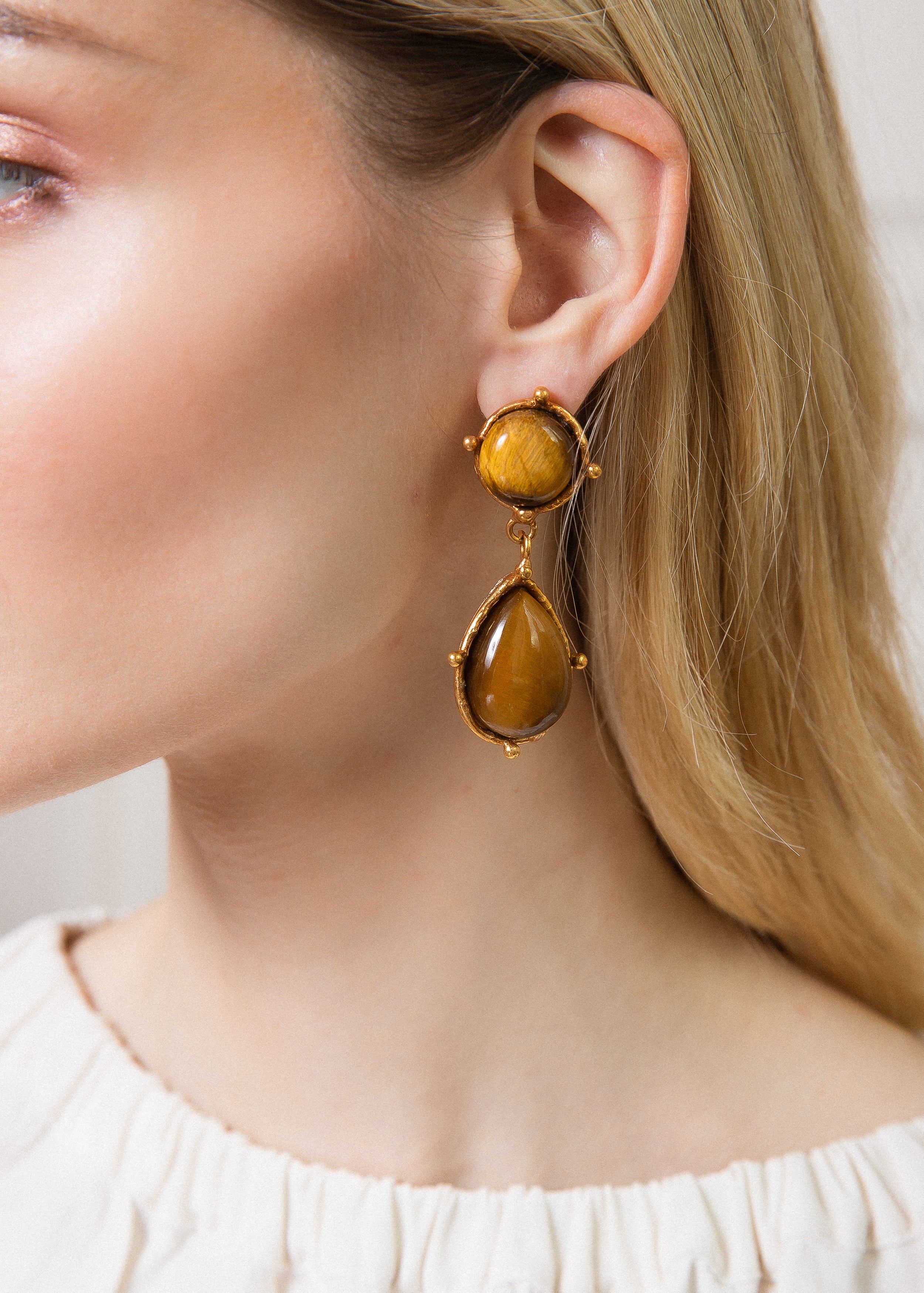 SYLVIA TOLEDANO Tiger Eyes Dots Clip Earrings