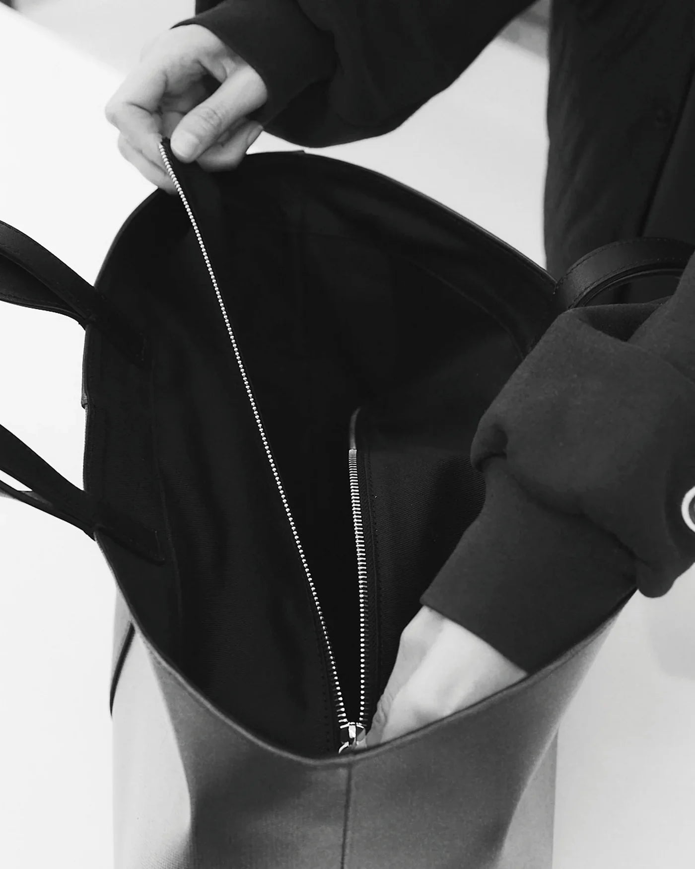 CAHU Le Pratique Medium Tote Bag
