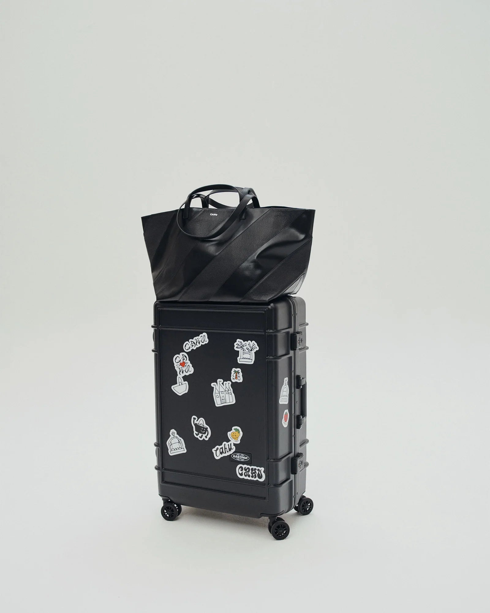CAHU Le Pratique Stripped Medium Tote Bag