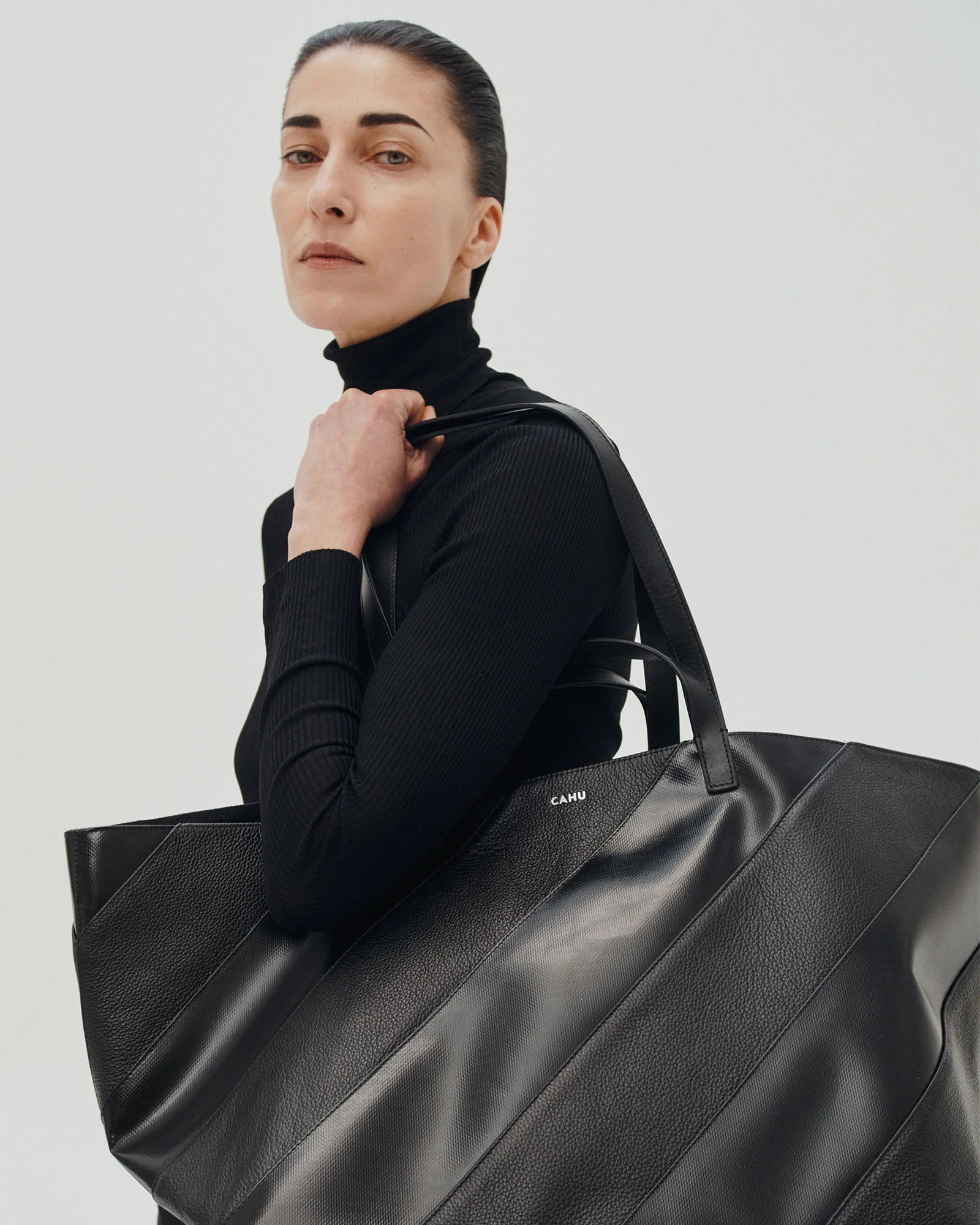 CAHU Le Pratique Stripped Medium Tote Bag