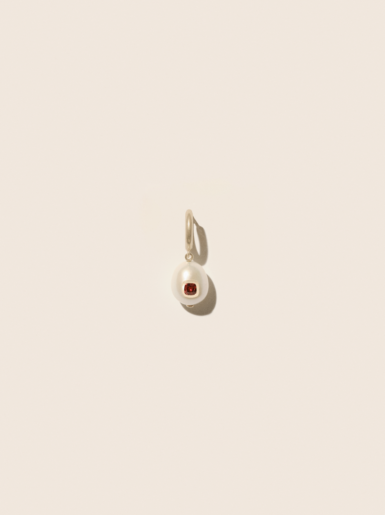 PASCALE MONVOISIN Single Pearl Eddie Earring