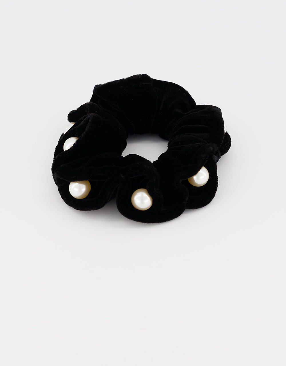 ALEXANDRE DE PARIS Velvet and Pearls Scrunchie