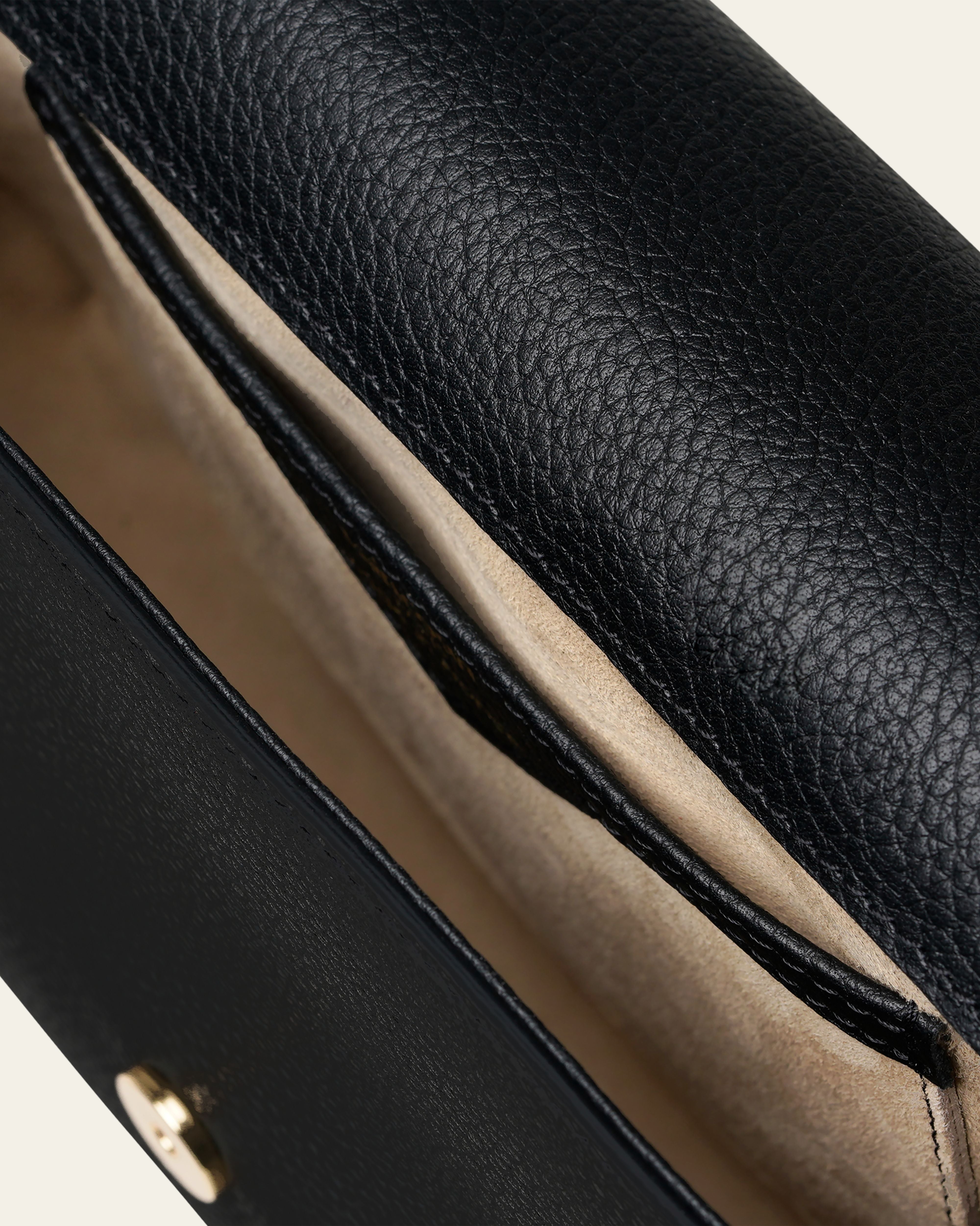 VAINCOURT Le Merveilleux Pebble Leather Cross Body Bag