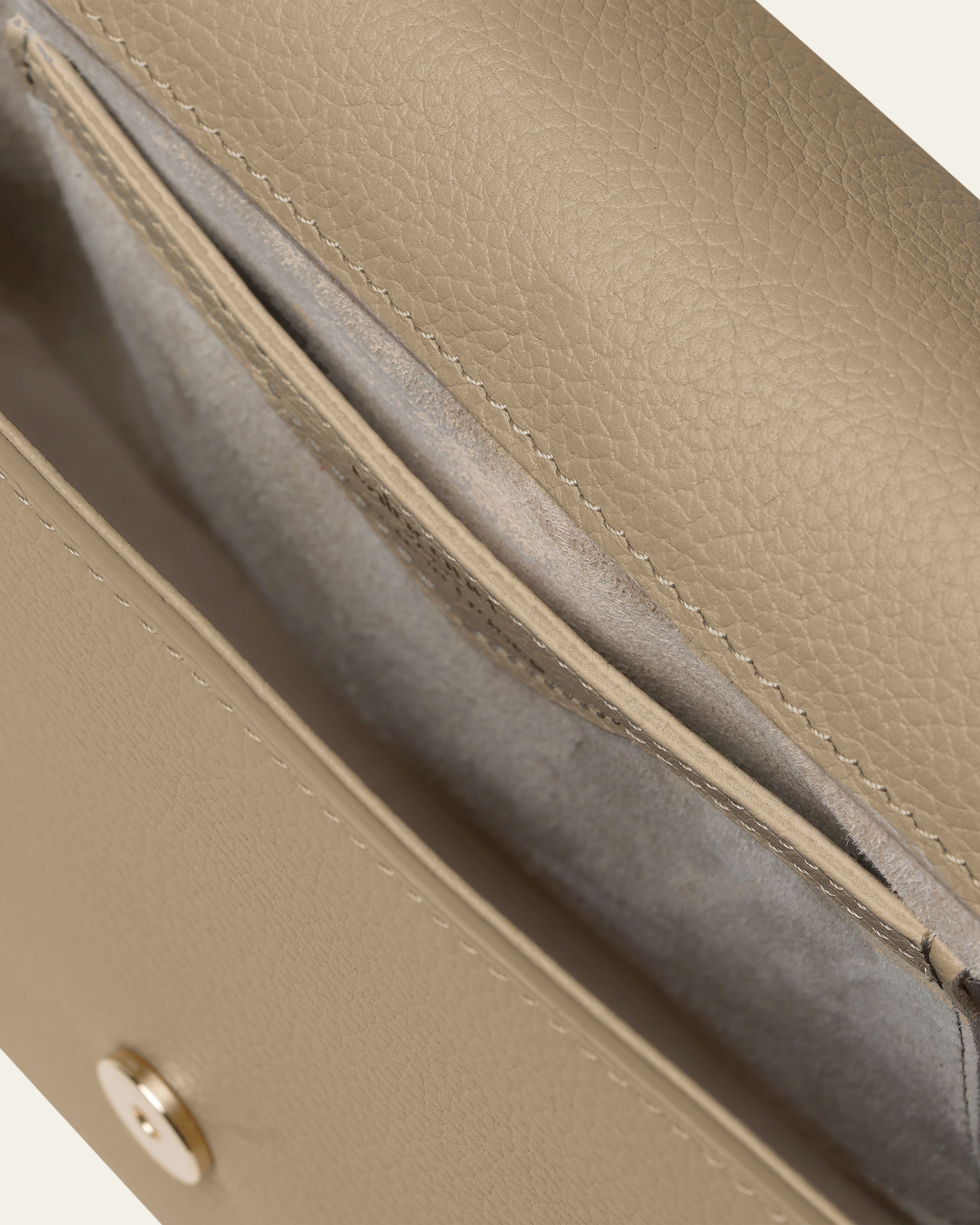 VAINCOURT Le Merveilleux Pebble Leather Cross Body Bag