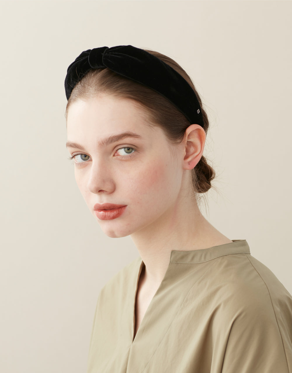 ALEXANDRE DE PARIS Adele Pleated Black Velvet Headband