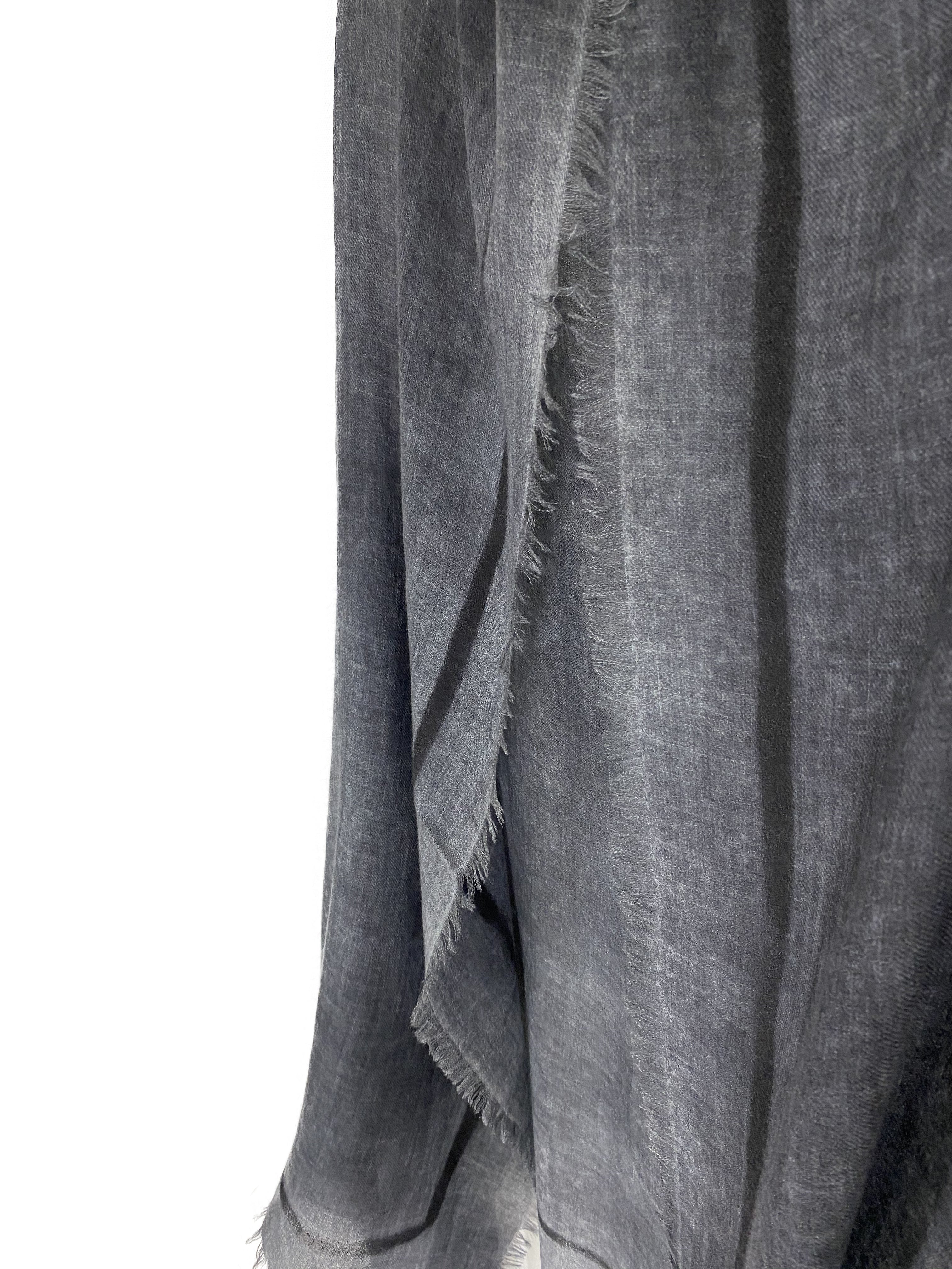 Ama Pure cashmere black scarf